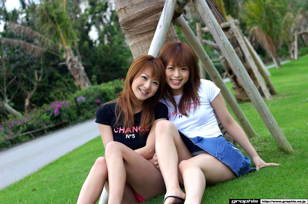 Naho Ozawa & Hitomi Hayasaka - 48