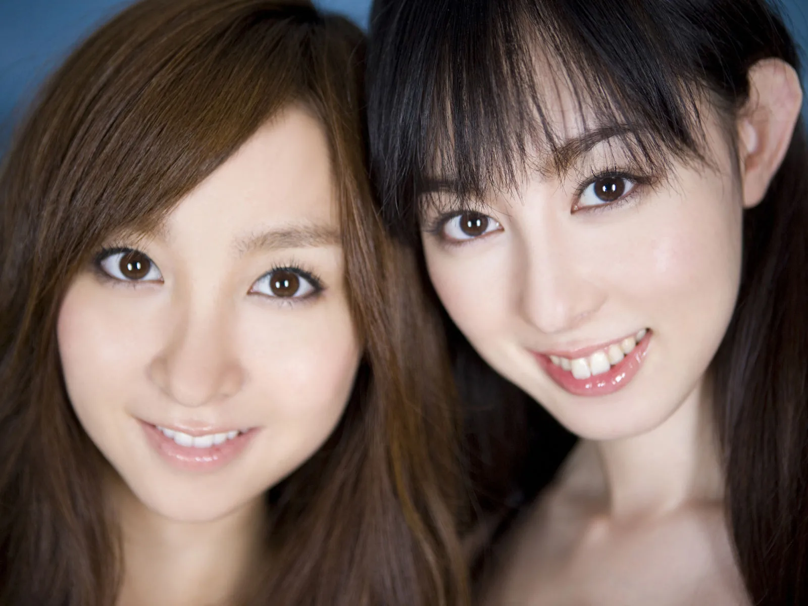 [Mặt trước] Album ảnh "Thời khắc hoàn hảo" của Rina Akiyama & Aya Kiguchi - 7