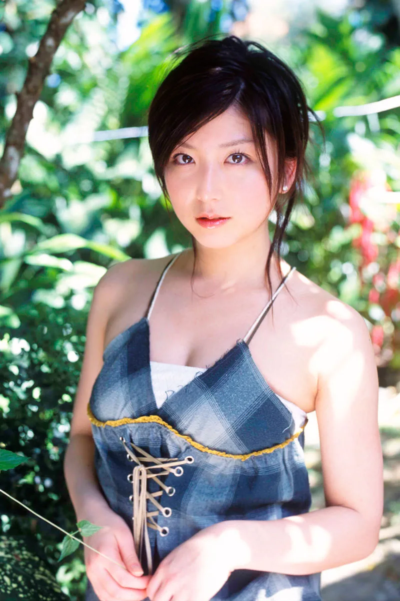 [Dành cho bên] Album ảnh "Yuゆりいろ" của Kojima Yuri E - 16