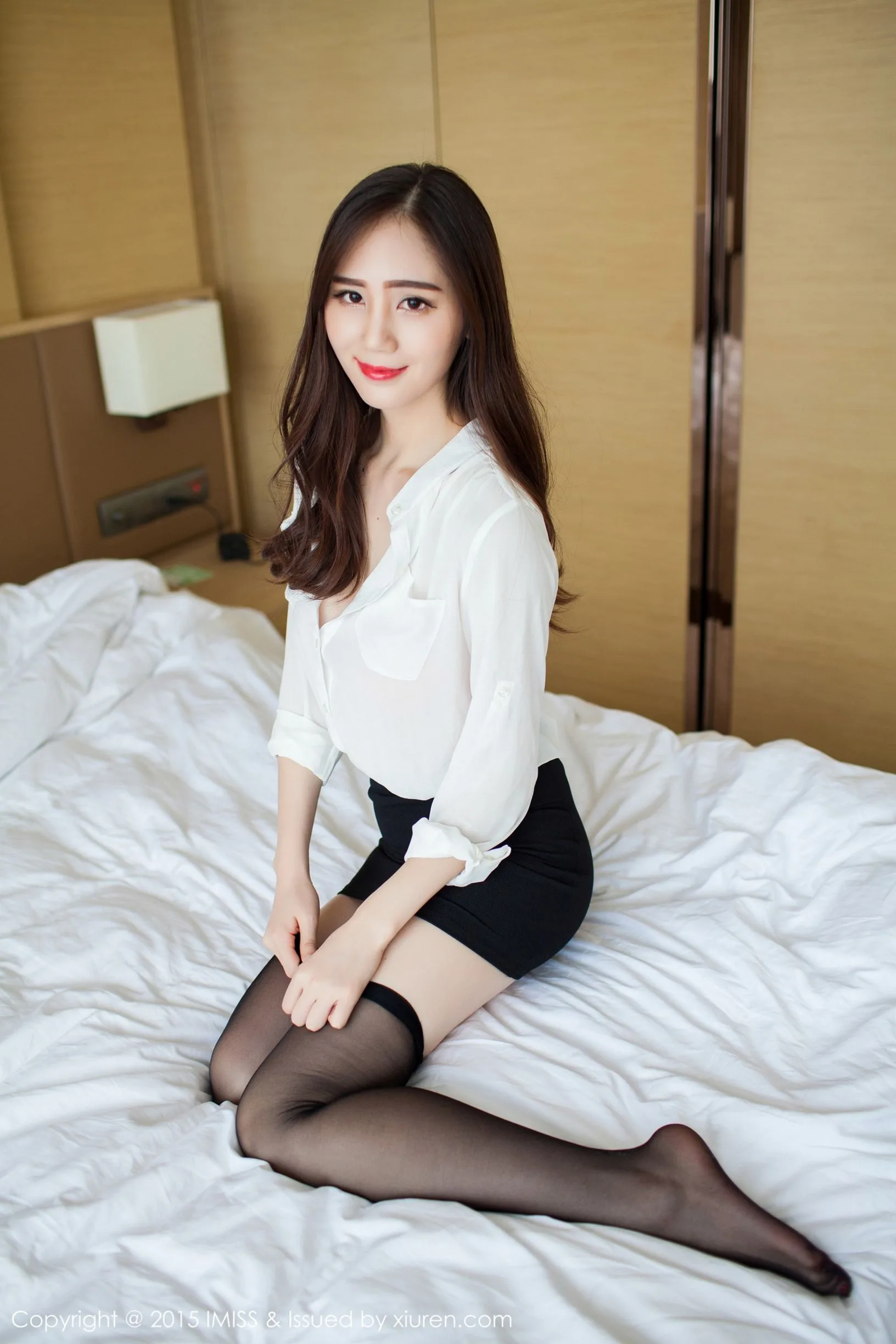 [IMISS Love Honey Club] VOL.027 SISY - Bộ ảnh quyến rũ cô nàng văn phòng với tất đen gợi cảm trước giờ đi ngủ - 14
