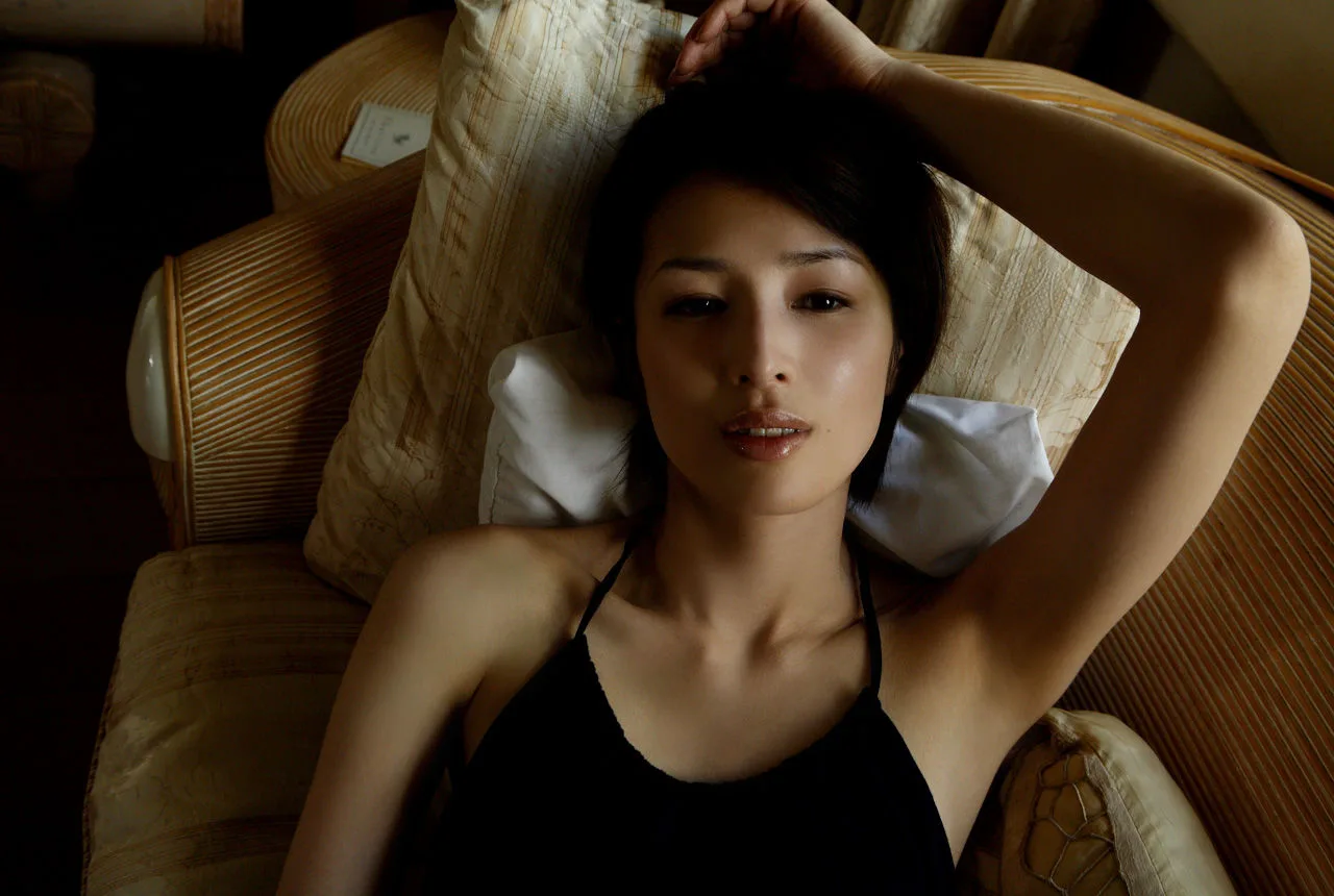 [Image.tv] Sách ảnh "Vẻ đẹp thầm lặng" của Michiko Kichise - 18