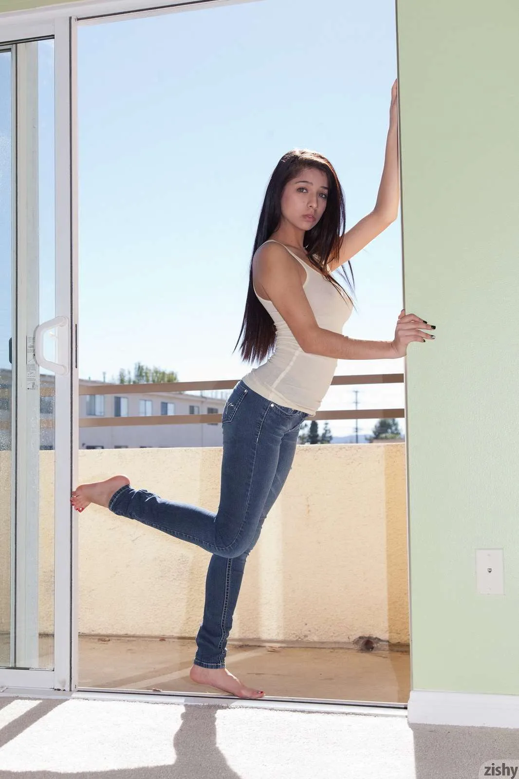 Câu chuyện về Megan Salinas ở Teen Valley - 5