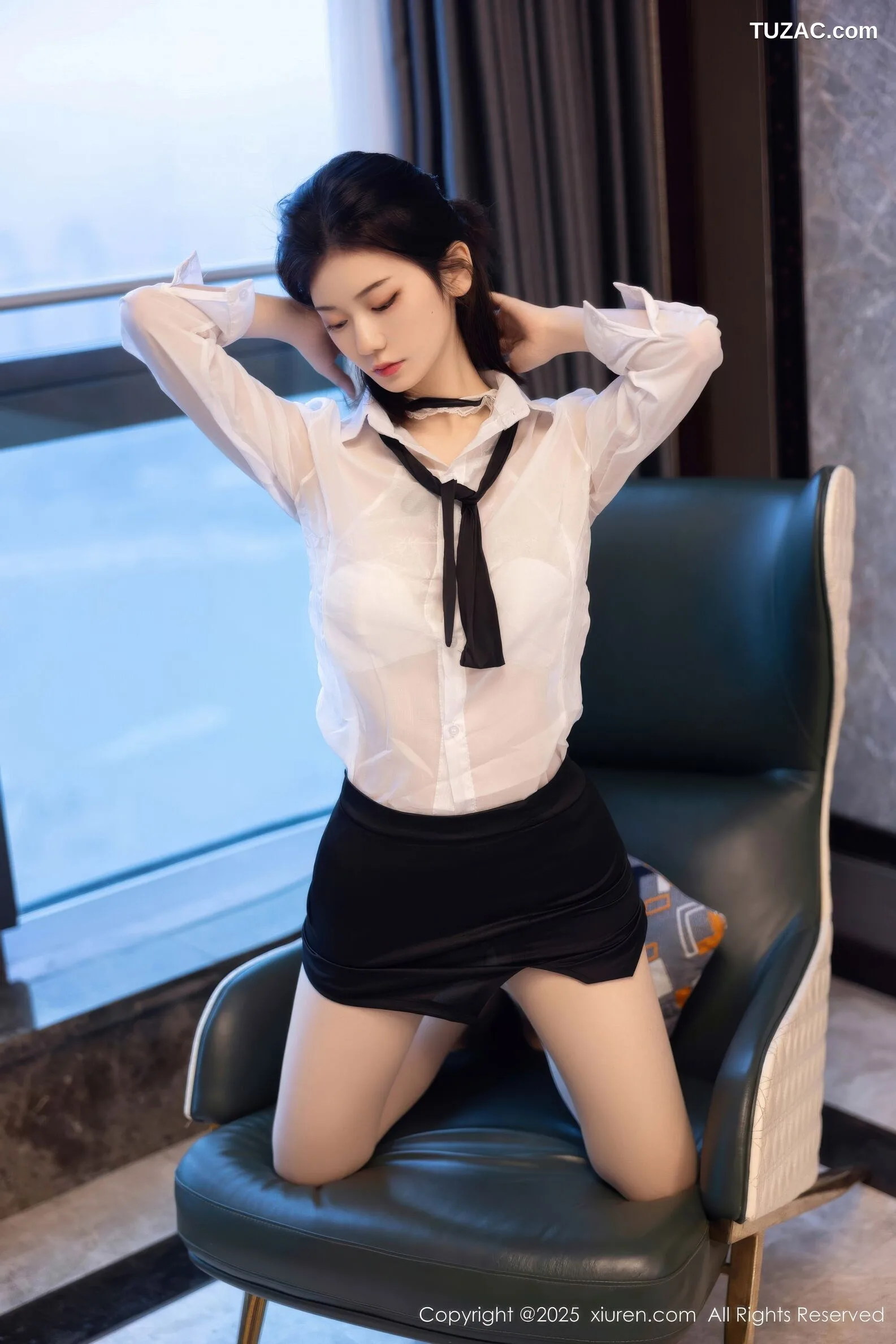 XiuRen Show人网-11077-Ling Seven Seven-OL White 衬衫Black Tay áo ngắn Naejo Ngoại hình cơ thể 艳动人-2025.12.05 - 26