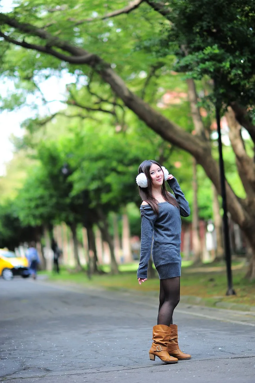 Buổi chụp ảnh vẻ đẹp ngoài trời - Vớ đen đời thực và một cô gái ngây thơ giống búp bê Barbie. - 27