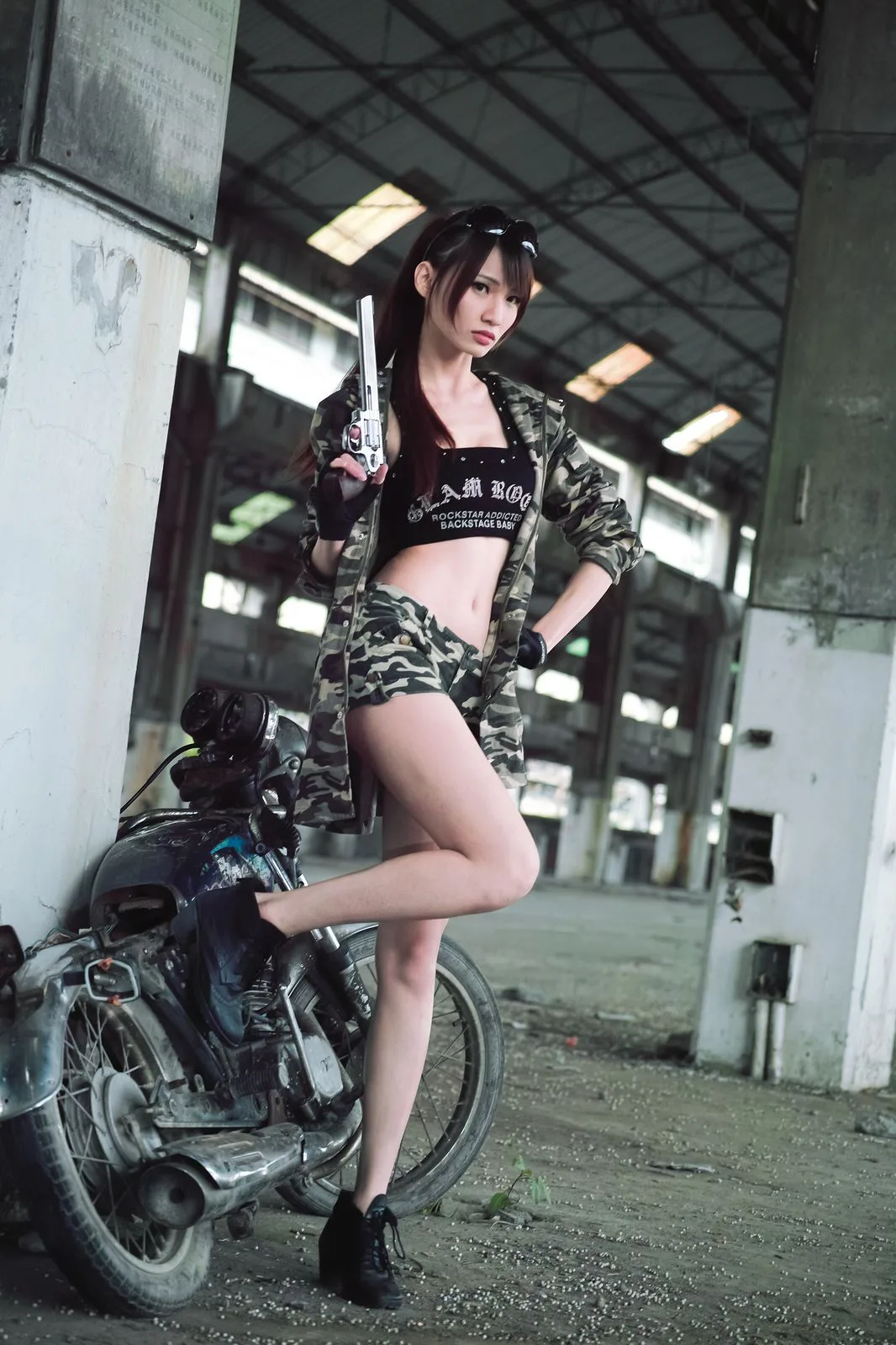 [Tổng hợp từ Internet] Cô nàng Candice đáng yêu - Bộ ảnh cosplay hóa thân thành nữ sĩ quan SWAT xinh đẹp tại khu di tích Nangang. - 5