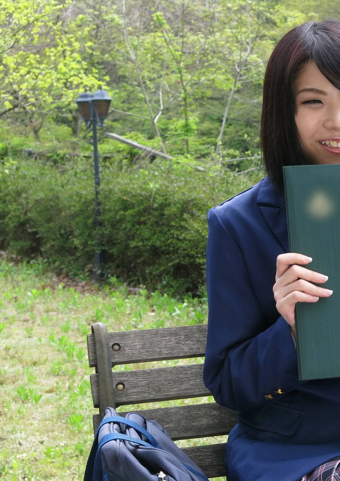 新人 石神さとみ～AV最速デビュー!？学校の卒業式を終えた足で撮影現場に直行し、そのままAV女優になった18歳女子校生～ - 91