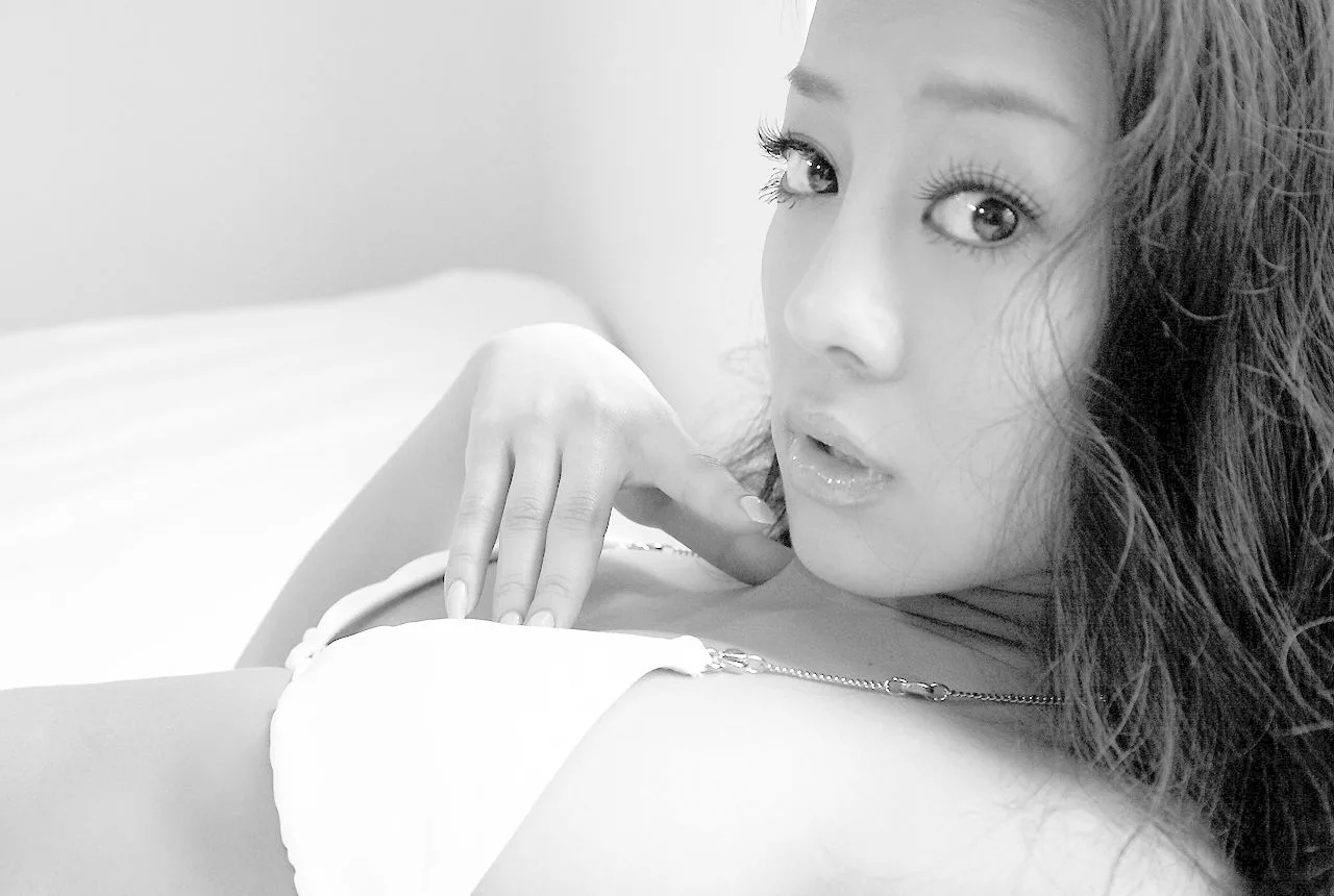 [Image.tv] Sách ảnh "Love Poison" của Yu Abiru - 2