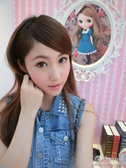 黄子菲火红比基尼装好养眼 「超甜脸蛋」撞脸张柏芝！ - 23