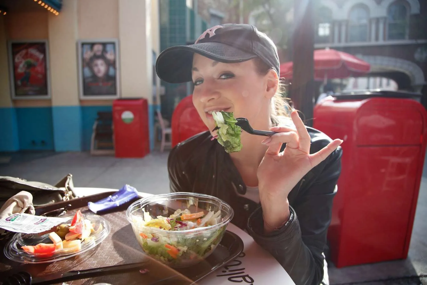 Jordan Carver - Ảnh đời thường tại Universal Studios - 42