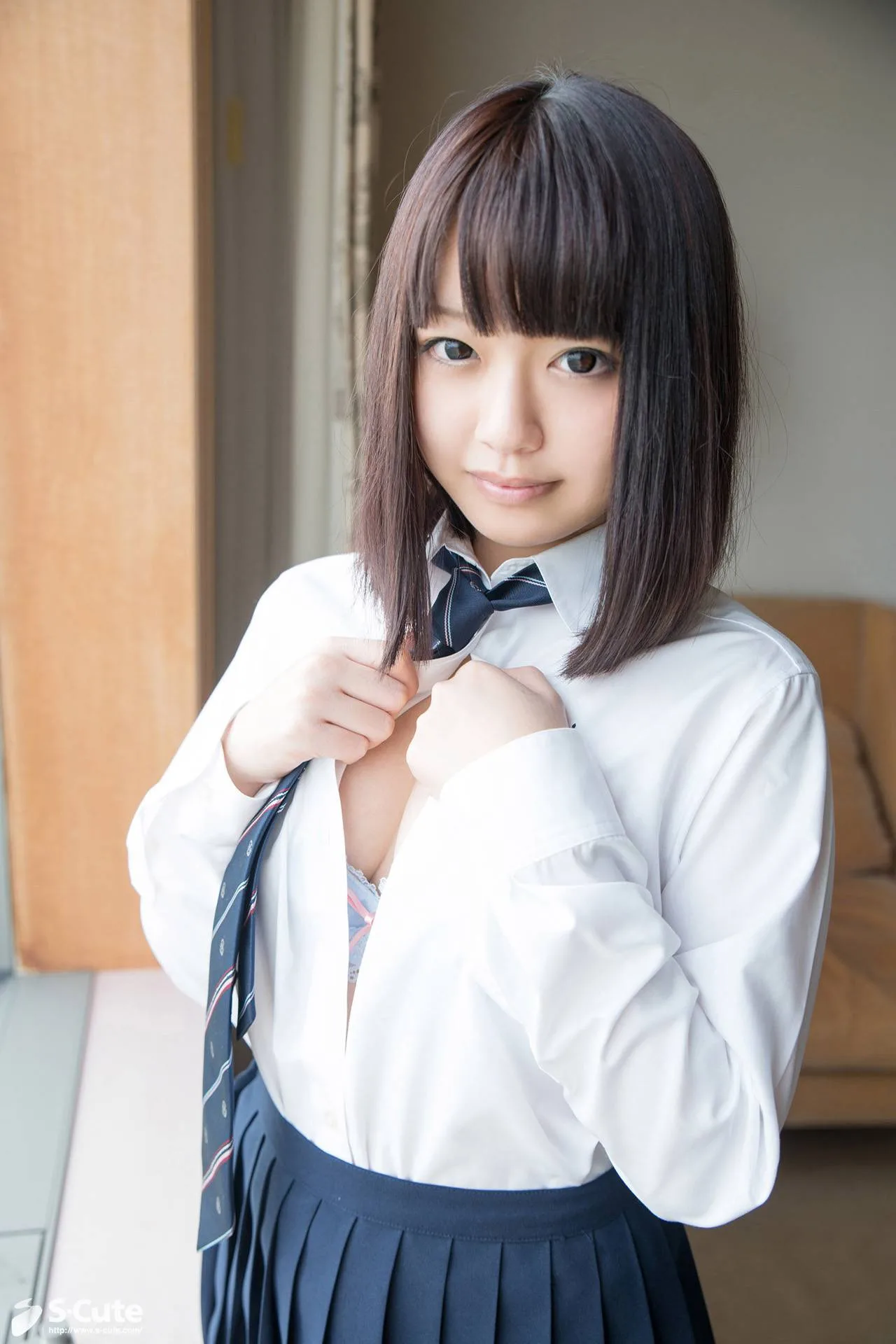ゴージャス　制服を汚してもエッチしたい美少女たち - 8