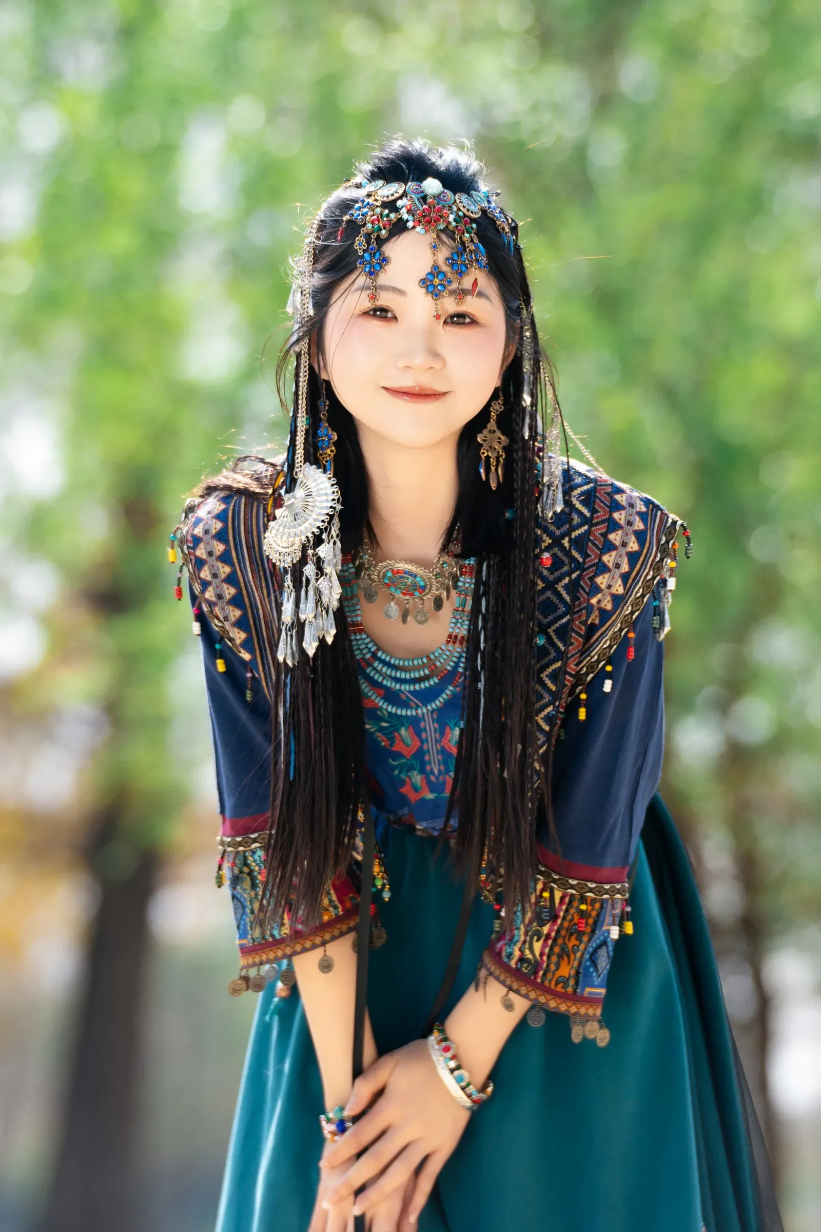 苗疆少女 森林中发光 - 4