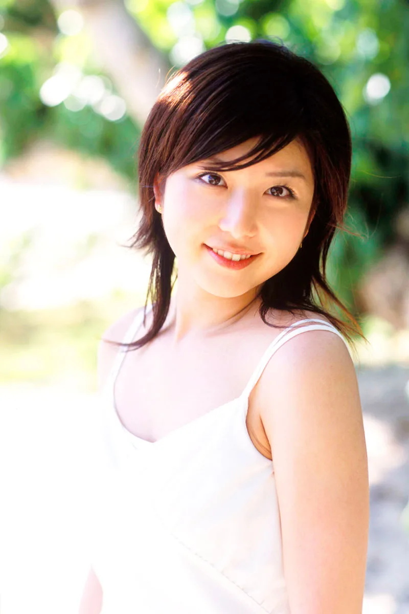 [Dành cho bên] Album ảnh "Yuゆりいろ" của Kojima Yuri E - 10