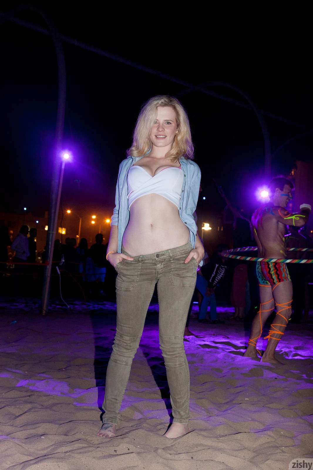 Catie Parker Glow Santa Monica - 12