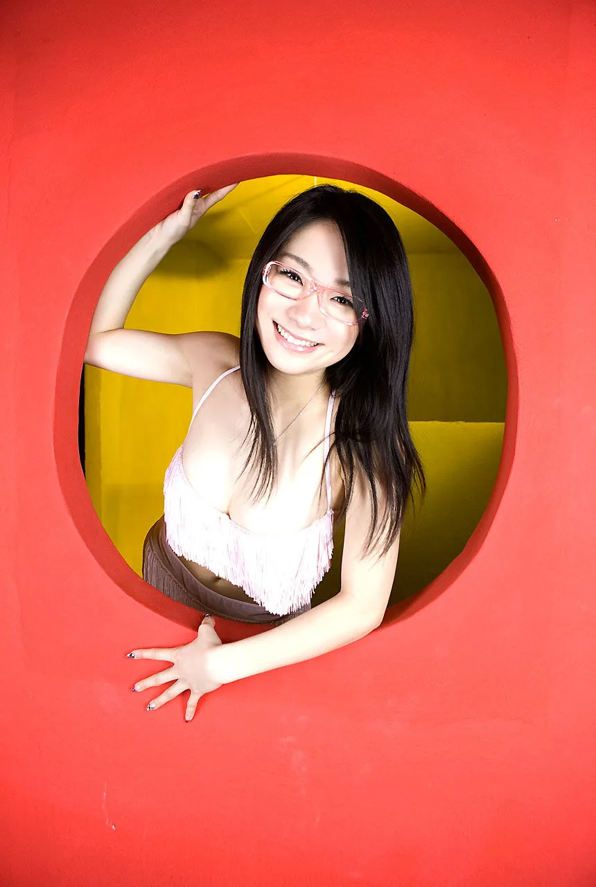 [Image.tv] Sách ảnh Gió xuân của Tokihigashi Ami - 20