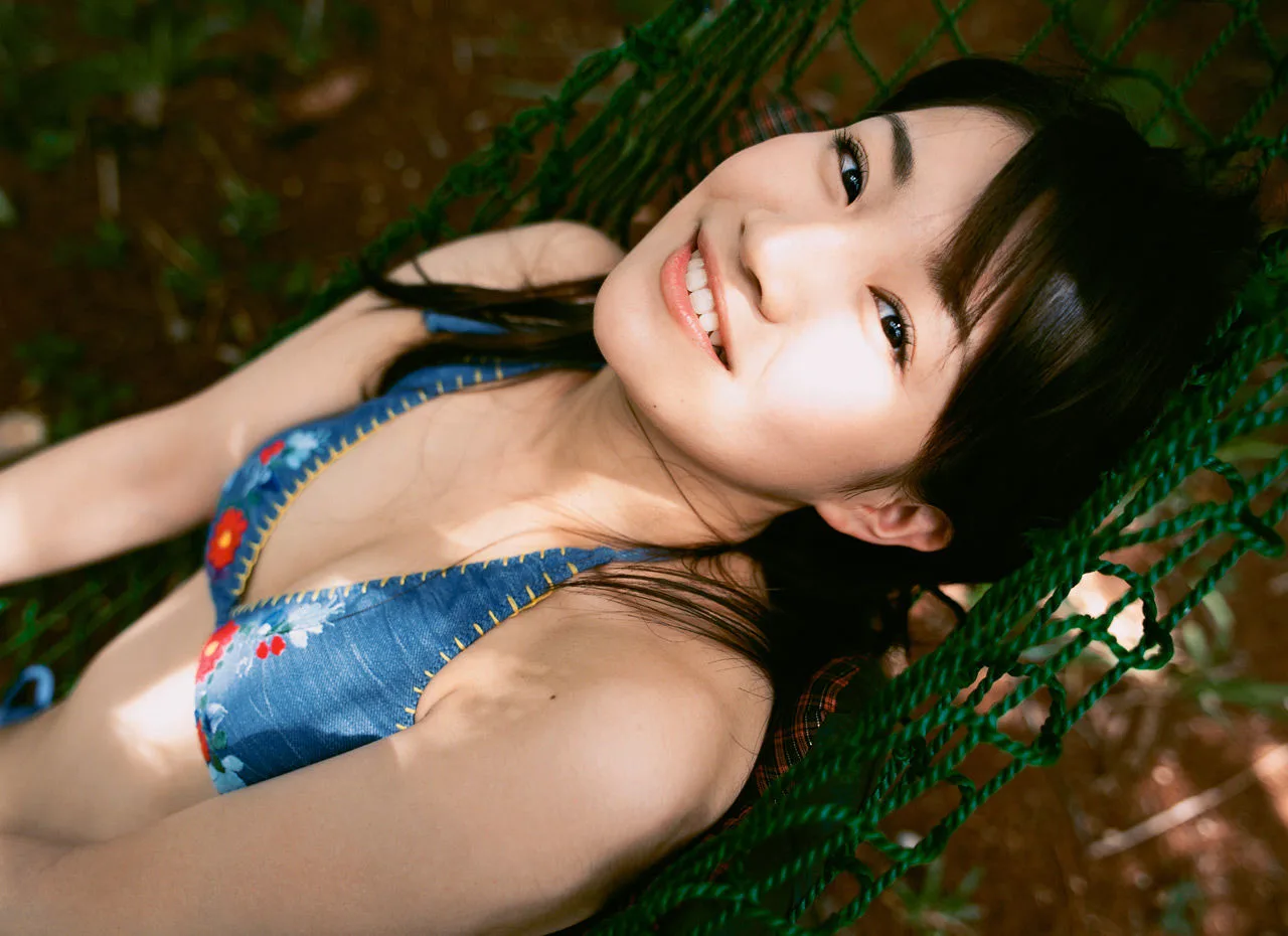 [Image.tv] Sách ảnh "Bầu trời, làn gió và em" của Ai Takabe - 24