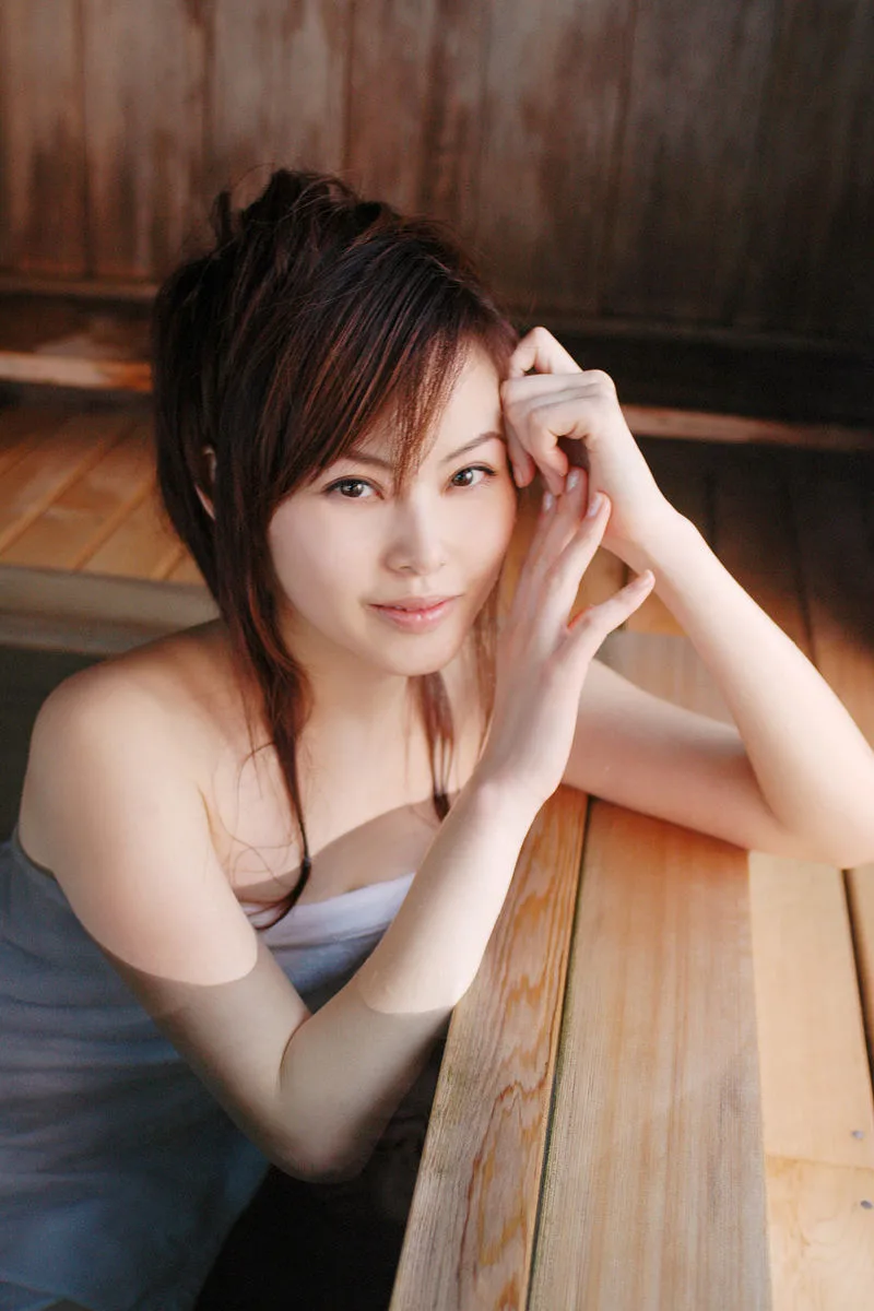 [Mặt trước] Album ảnh "剶～glossy～" của Morooka Aimi - 23
