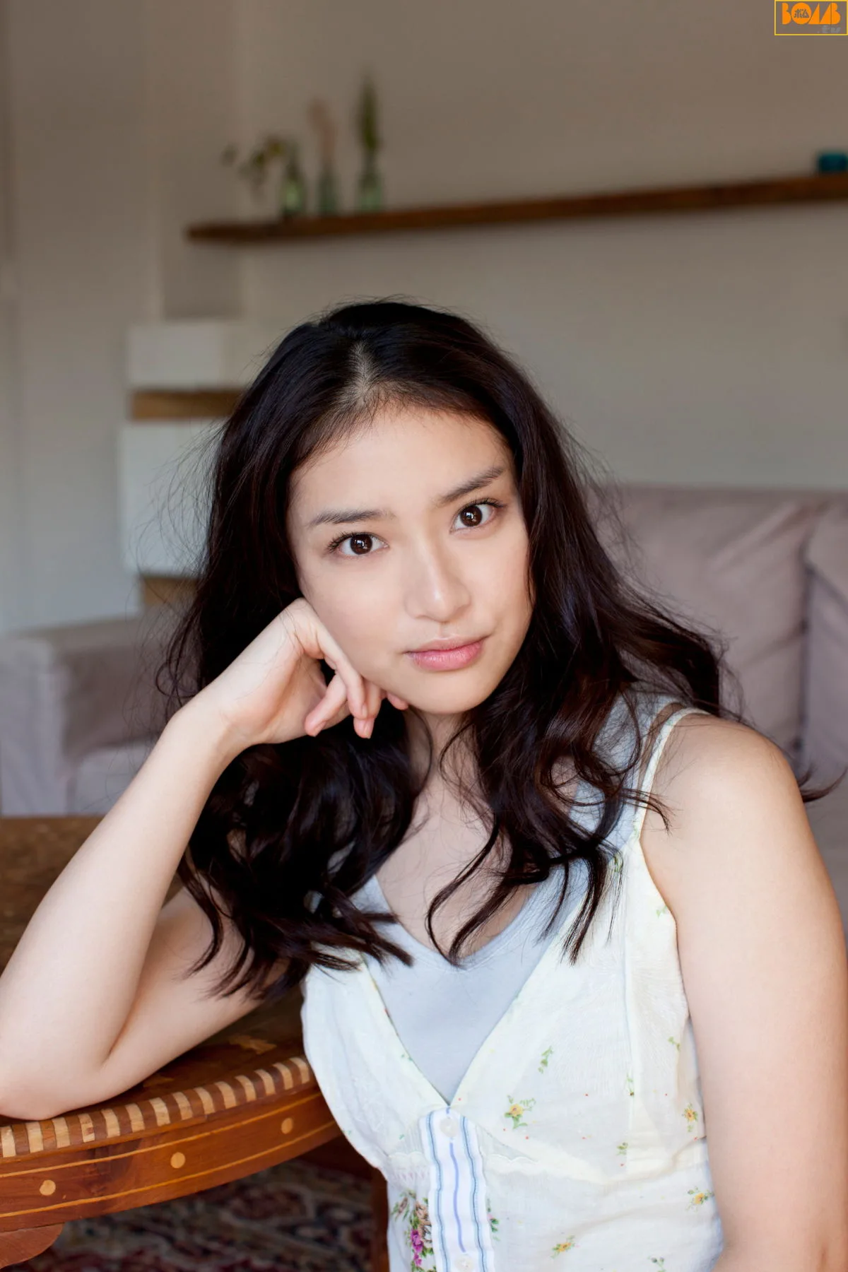 Bom.TVEmi Takei, số tháng 2 năm 2012 - 19