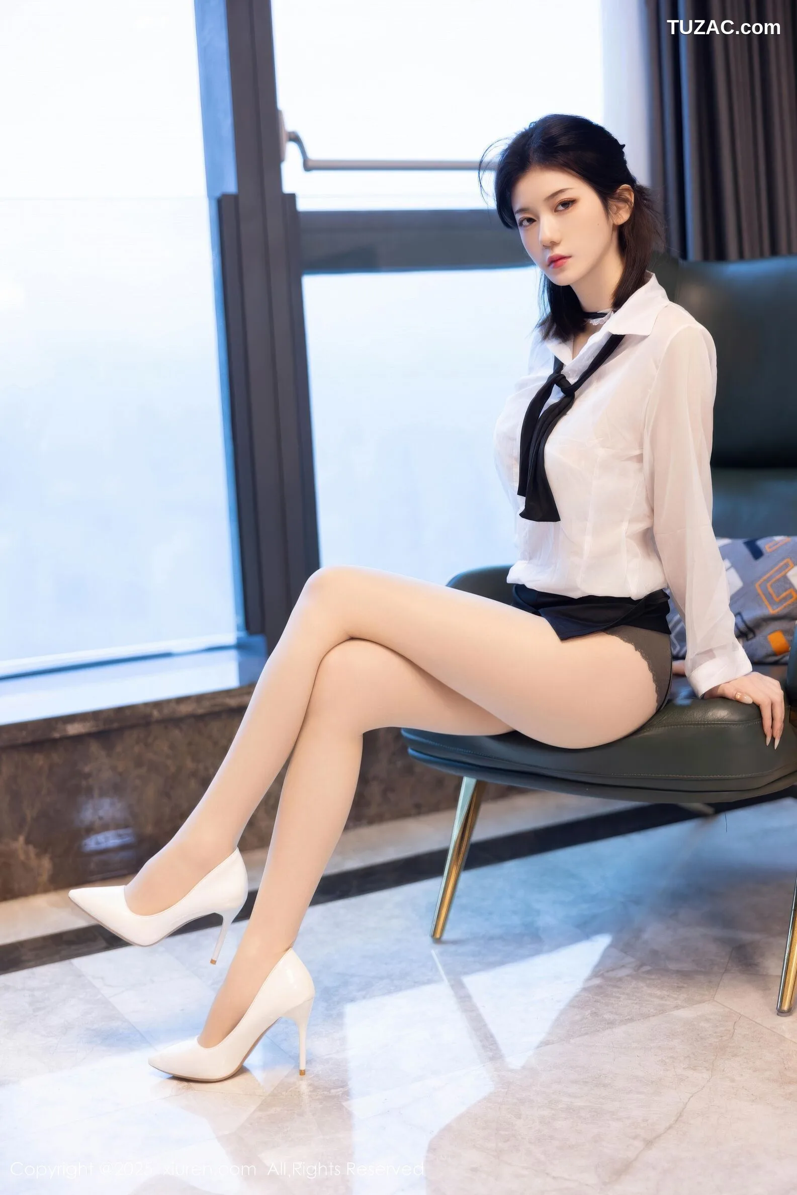 XiuRen Show人网-11077-Ling Seven Seven-OL White 衬衫Black Tay áo ngắn Naejo Ngoại hình cơ thể 艳动人-2025.12.05 - 63