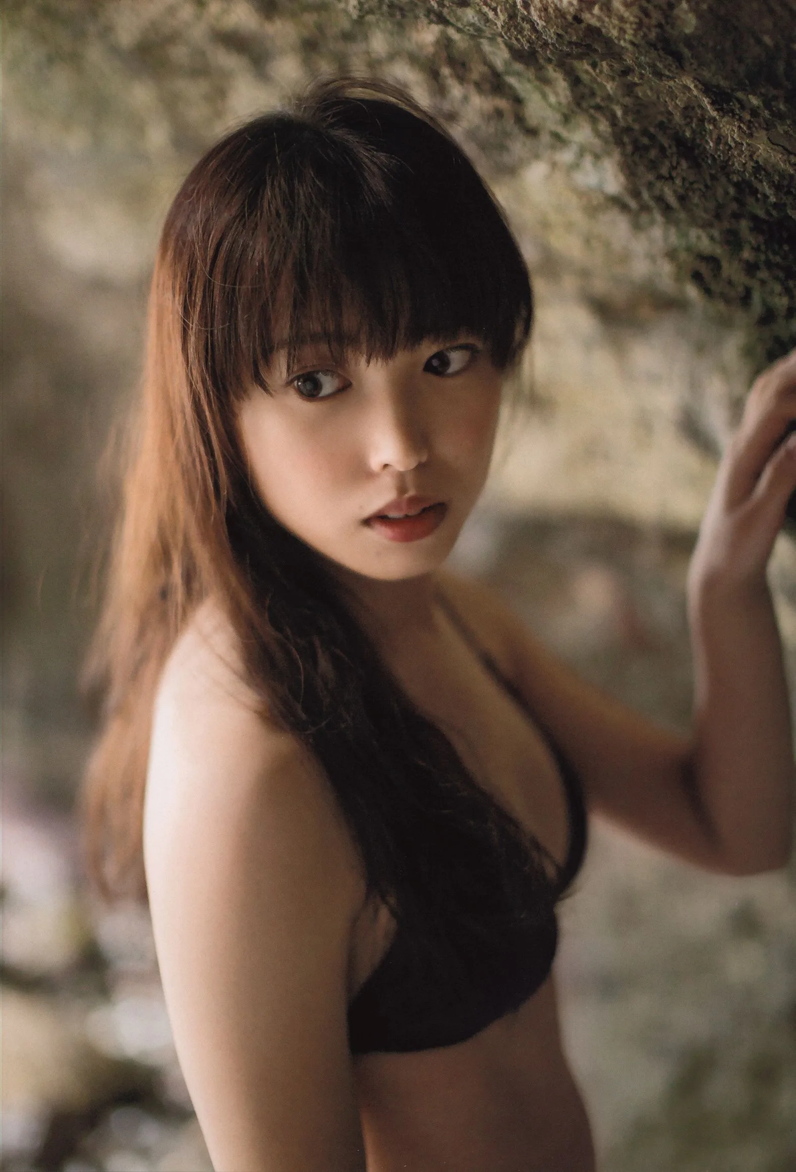 Saki Nakajima, thành viên nhóm ℃-ute, trong cuốn photobook "N20" của cô. - 69